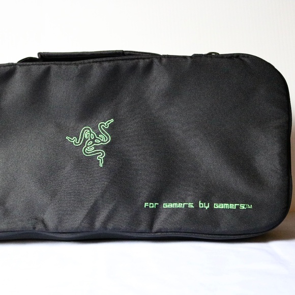 NWT Razer Full-size Keyboard Bag Backpack Black Green Gaming Travel - Picture 1 of 7